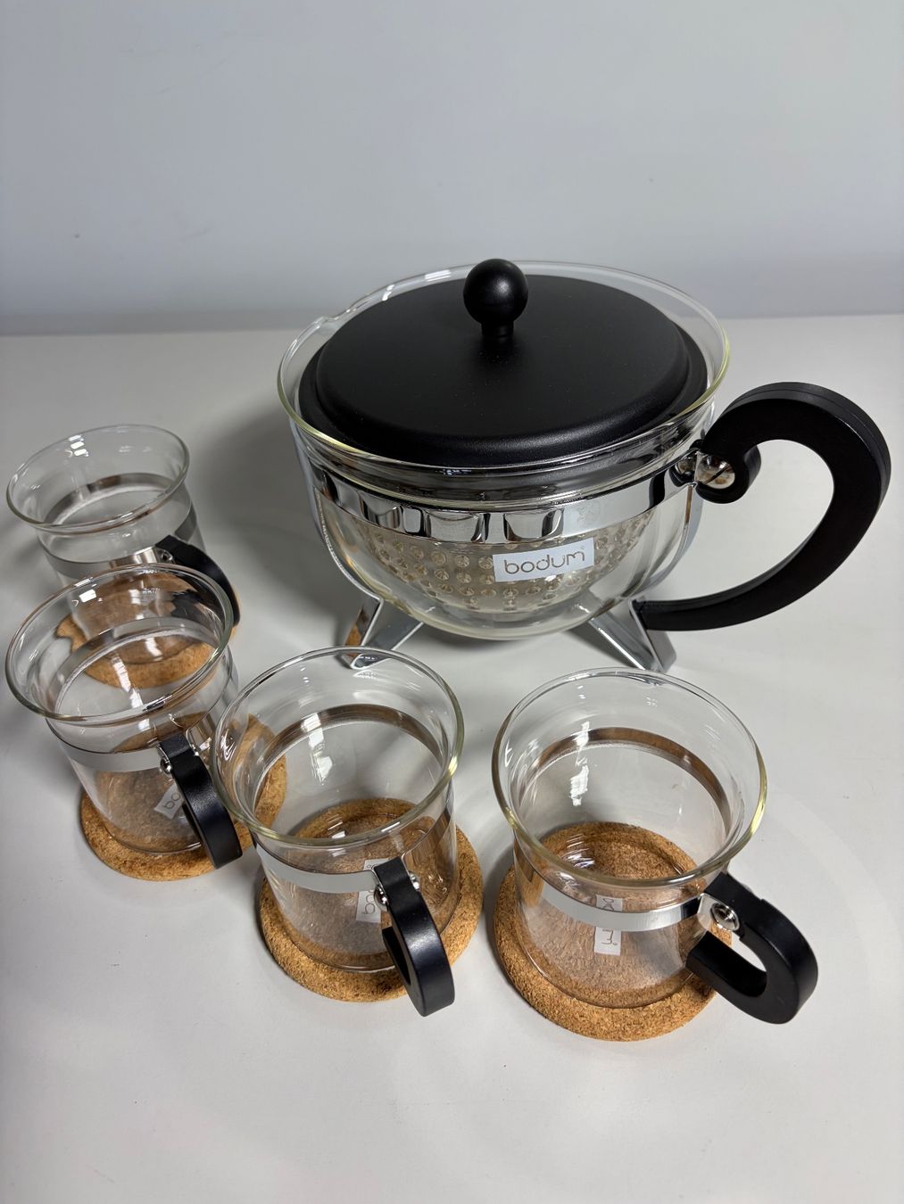 Bodum Teiere: Teekrug Bodum mit 4 Teegläser – Usato da Winterthur venduto da efant12