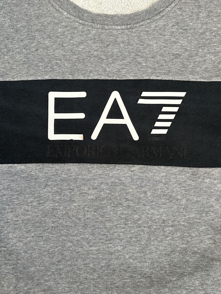 Armani Maglioni & Felpe: Grauer EA7 Emporio Armani Pullover  – Usato da Luzern venduto da 041Vintage 1