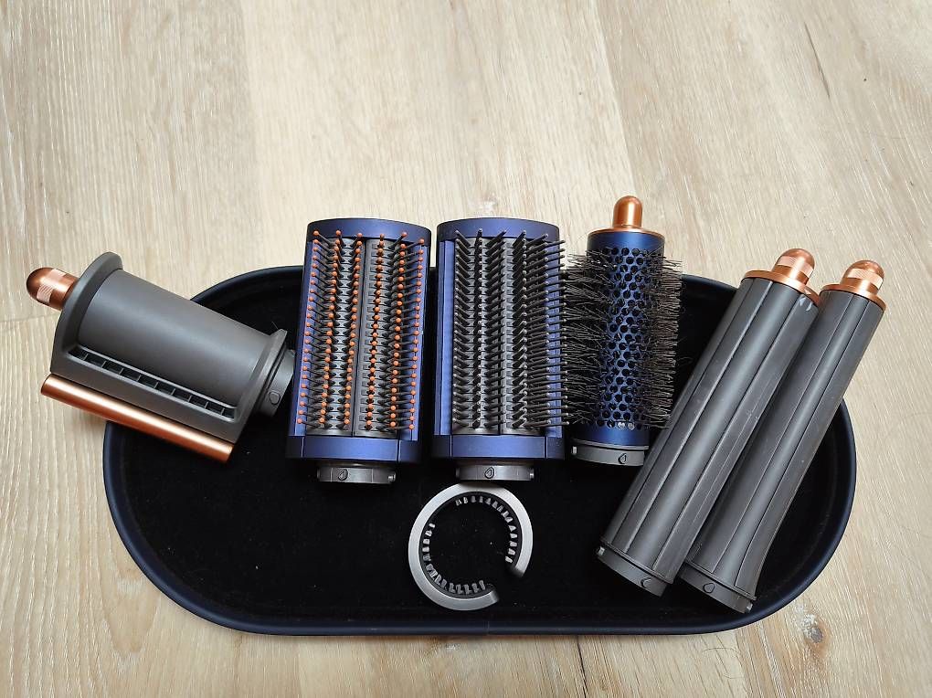 Sèche-cheveux: Dyson Airwrap Aufsätze – D'occasion à Gansingen par linaus