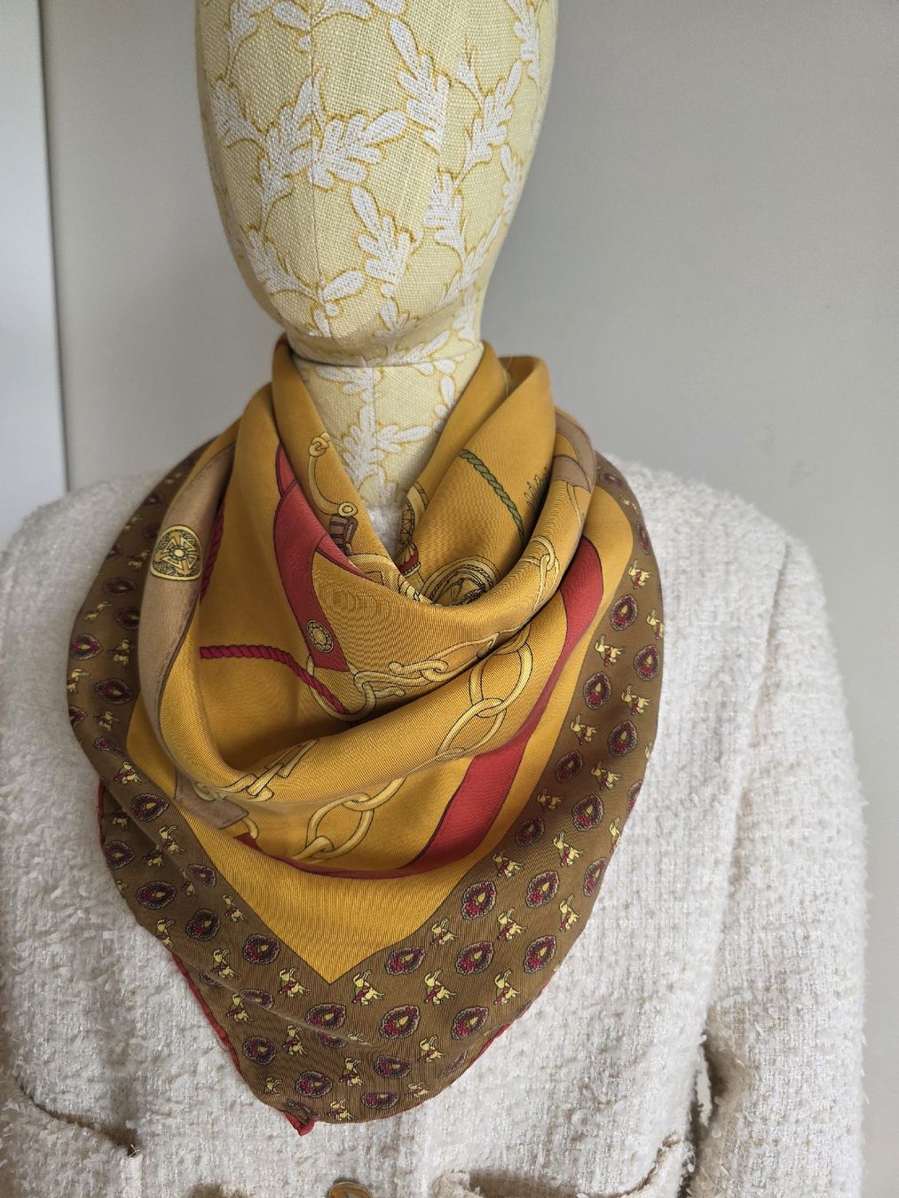 Celine Foulard & Sciarpe: Celine Vintage Schal 85×85 cm – Usato da Zürich venduto da LIMAR 1