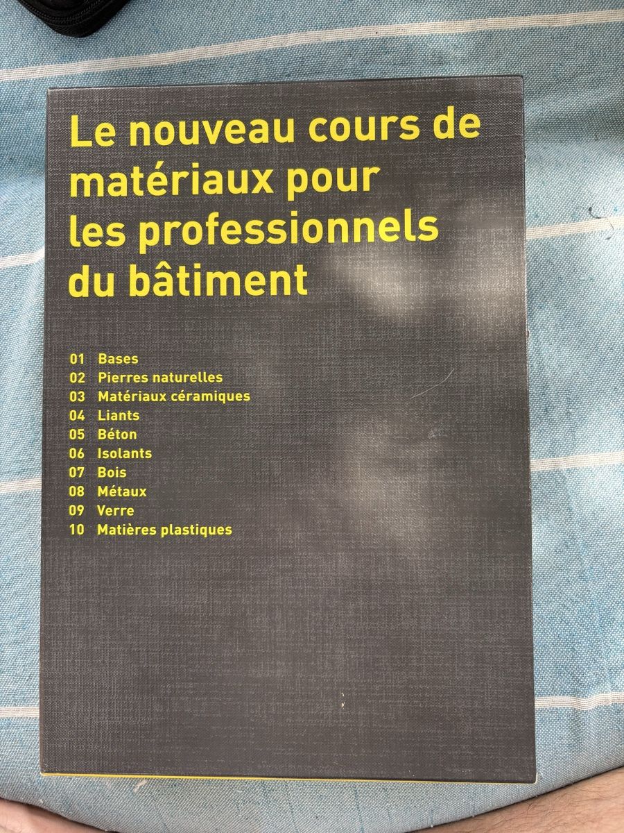 Libri: Livre pour cours dessinateur en architecture – Nuovo e nell'imballaggio originale da Moutier venduto da harpagophytum 1