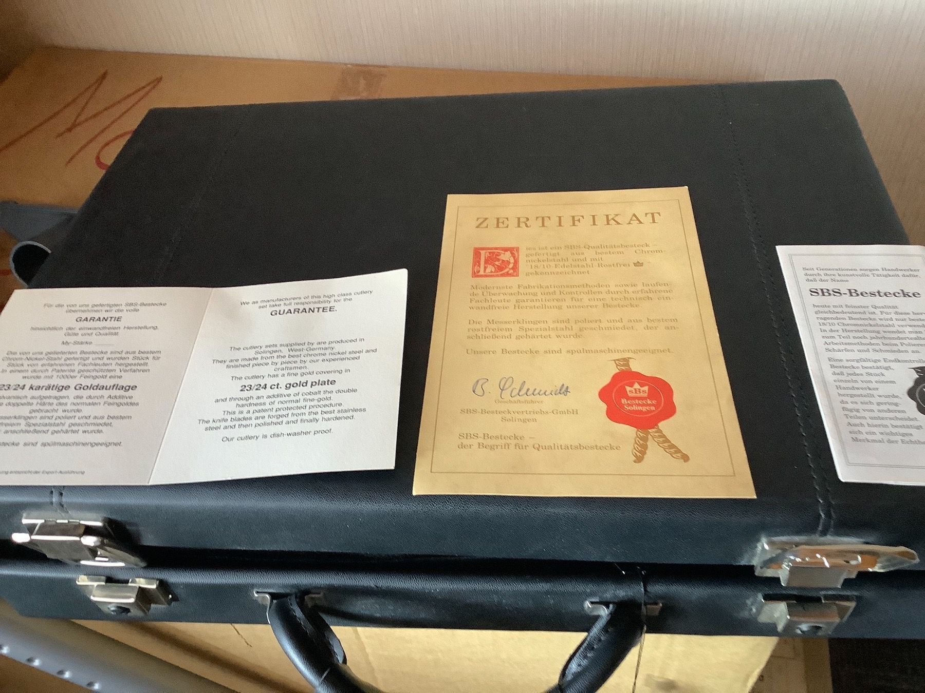 Set di posate: Essbesteck – Nuovo e nell'imballaggio originale da Appenzell venduto da Bibabaxli 2