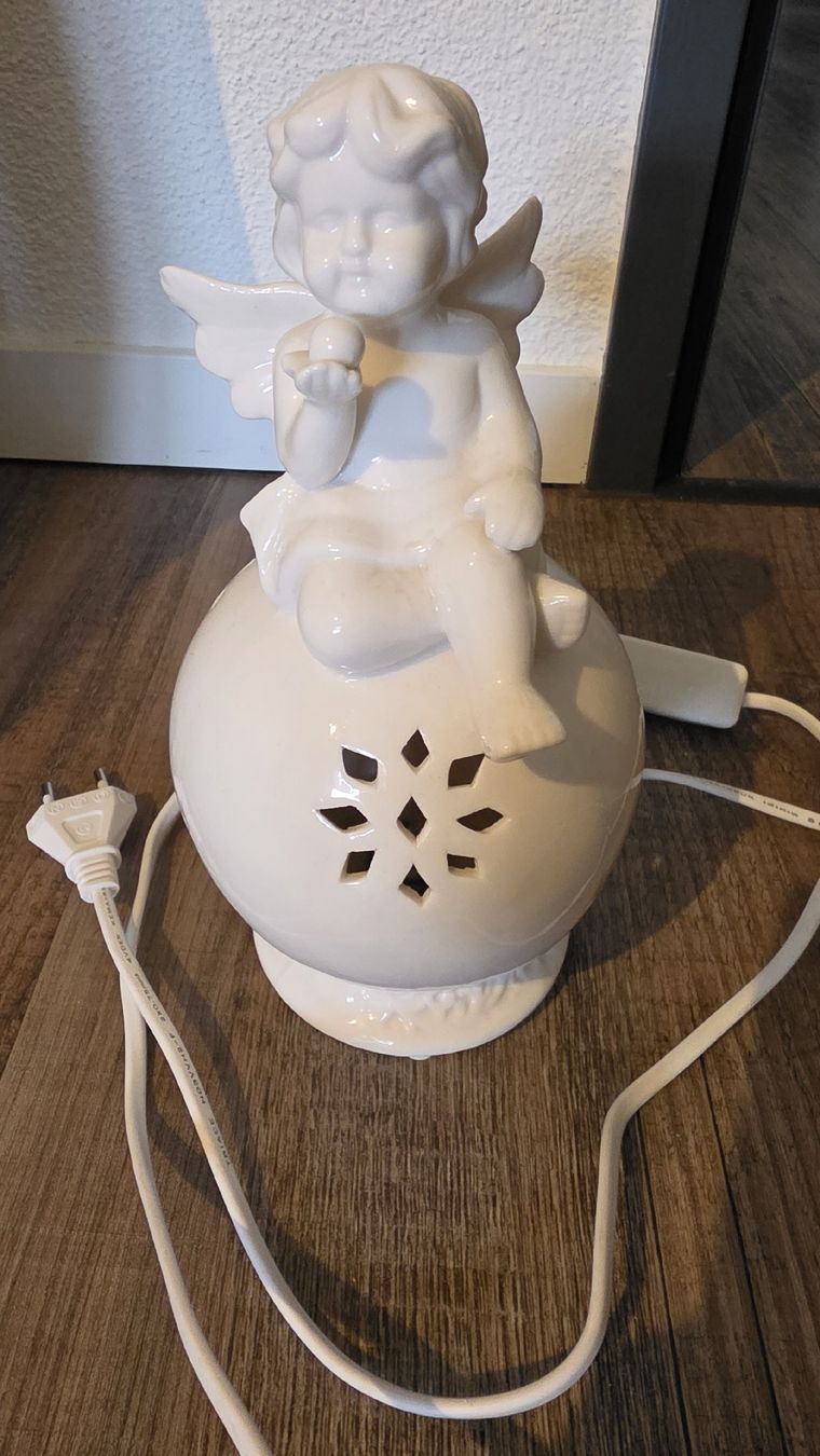 Lampade: Engels-Lampe 21cm hoch, Keramik – Usato da Galgenen venduto da jen_v552