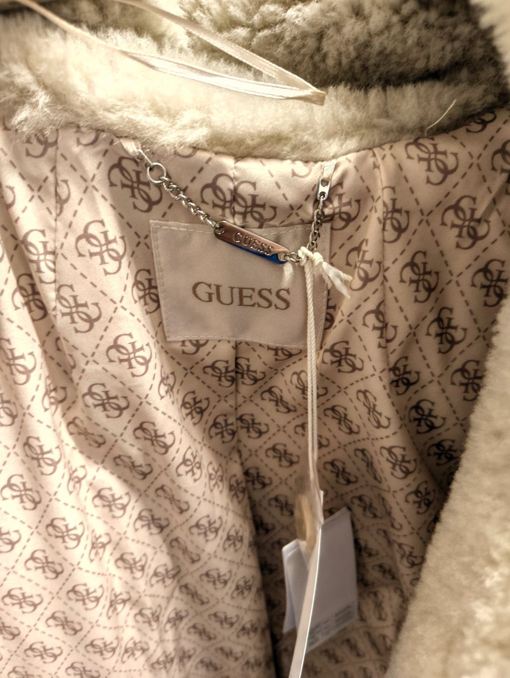 Guess Manteaux: Guess Mantel weiss – D'occasion à Basel par bk_brockibasel 5