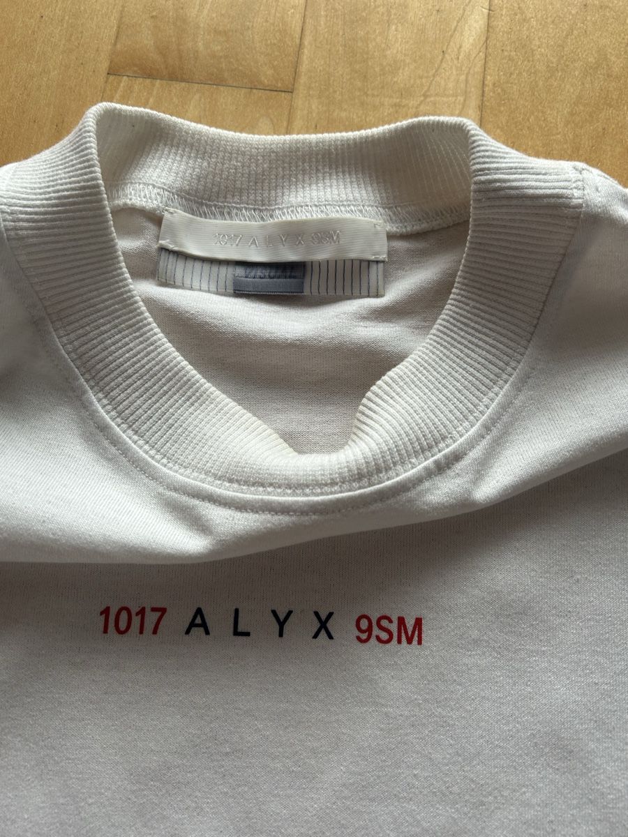 T-shirt: Alyx Longsleeve T-Shirt – Usato da Gockhausen venduto da pierrezhh 1