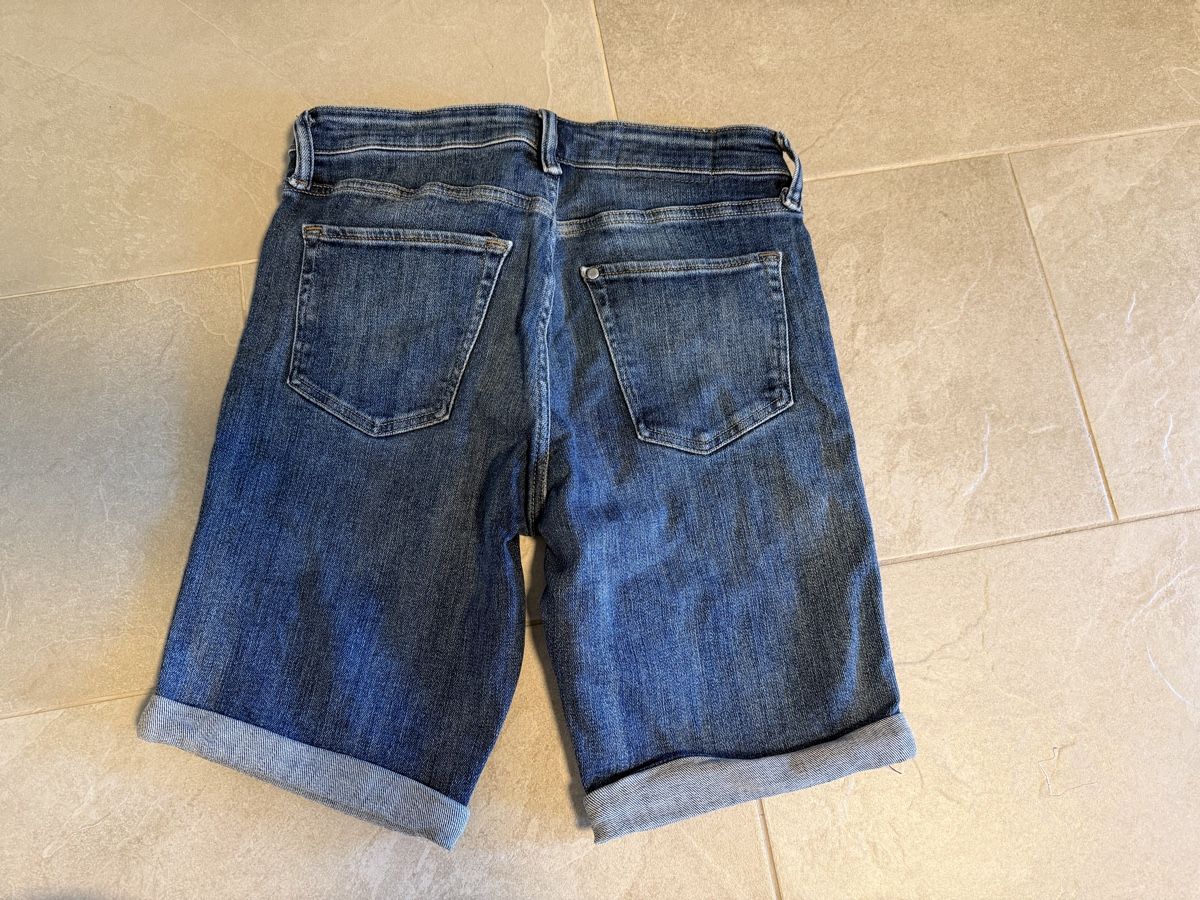 H&M Jeans: H & M Jeans Shorts Gr. 30 (oder ca. 170) – Usato da Brüttisellen venduto da Ayersa 1