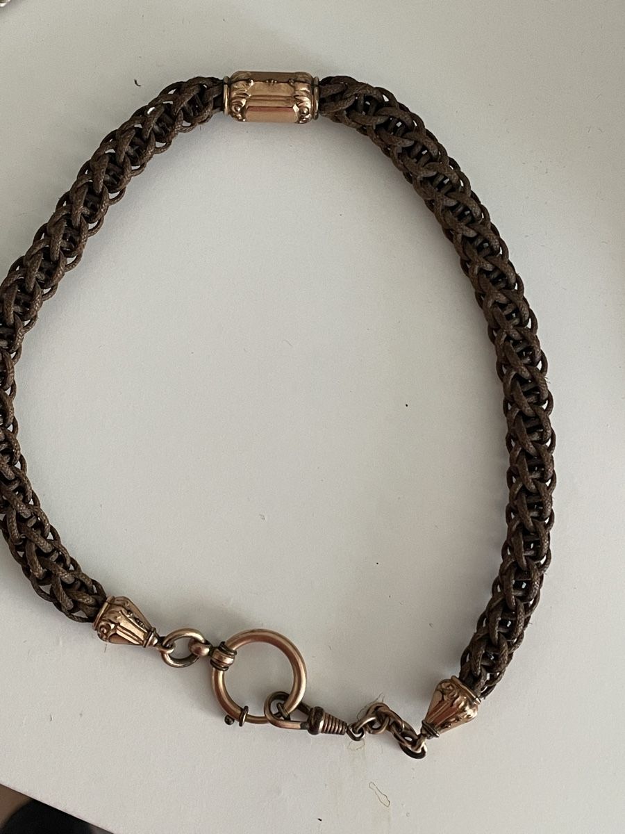 Autres accessoires pour montres: Collier tressé marron avec fermoir doré  – D'occasion à Worben par benit.drn 4