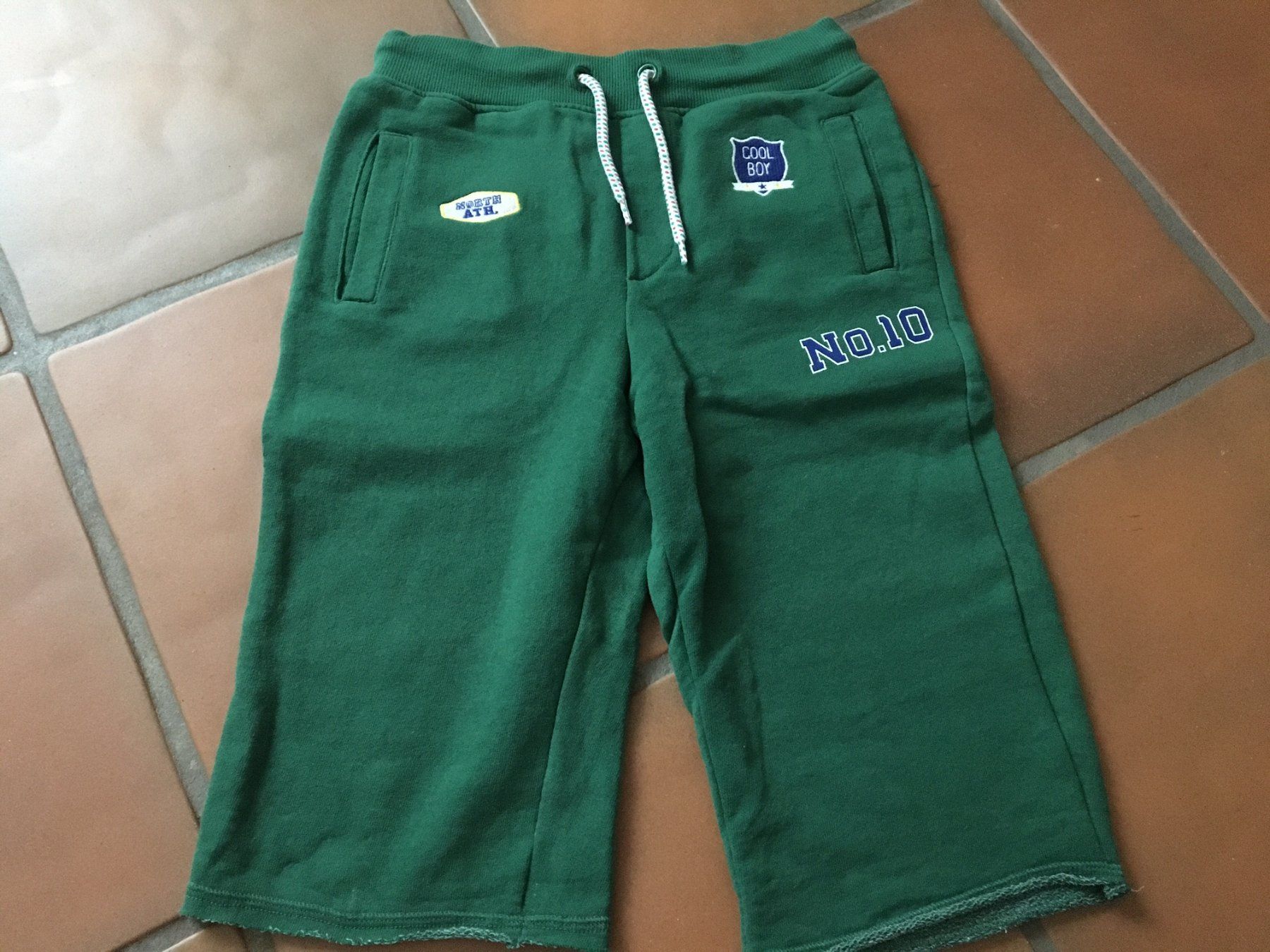 La Redoute Pantaloni: Sweatshorts La Redoute Grösse 140 – Usato da Rechthalten venduto da Cheech2