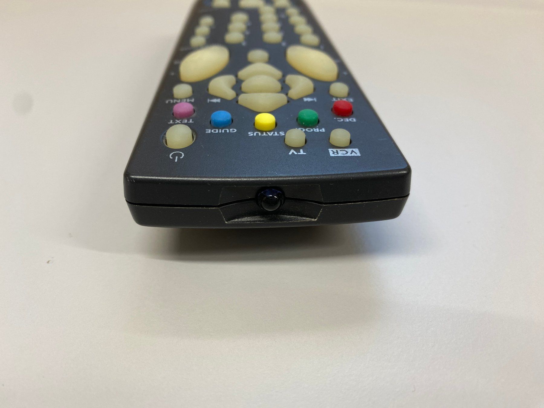 Telecomandi: Télécommande Thomson VCR/TV RC8002N – Usato da Boncourt venduto da pie_fvs9 5