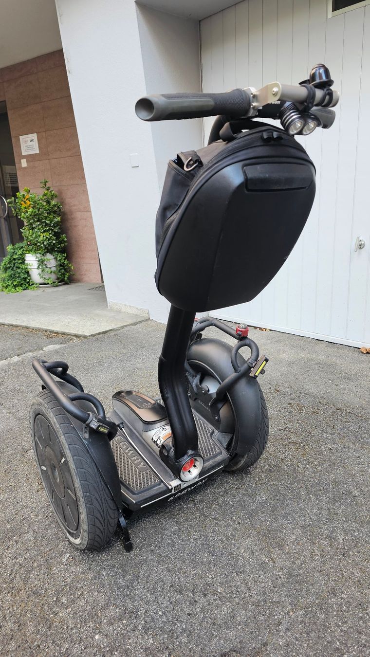 Elektromobile: Segway PT i2 – Gebraucht aus Brig von sch_dny7