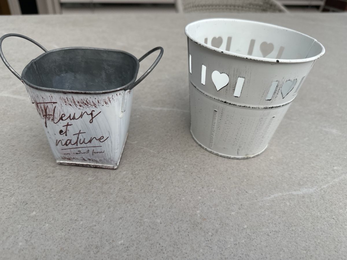 Vasi per fiori: 2 Blumentöpfe Shabby Chic – Usato da Rothenburg venduto da wer_g9fd