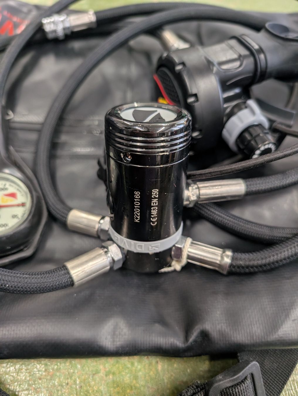 Respiratori & Giubbotti: Diverite XT1/XT2 Advanved Open Water Package – Usato da Suhr venduto da 54g1 1
