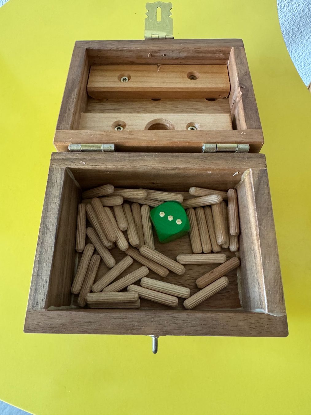Giochi: Spiel Würfelspiel Geschicklichkeit Handmade – Nuovo (secondo la descrizione) da Steffisburg venduto da smocky17 5