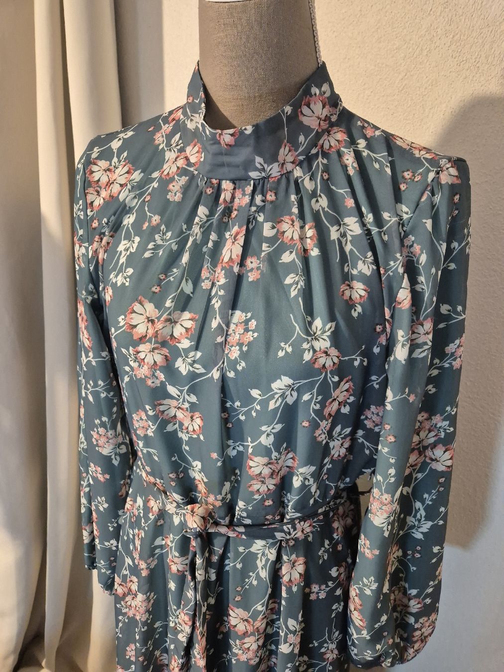 Vestiti: Maxikleid mit Blumenmuster Grösse M / 44 – Nuovo (secondo la descrizione) da Zürich venduto da Drago670 1