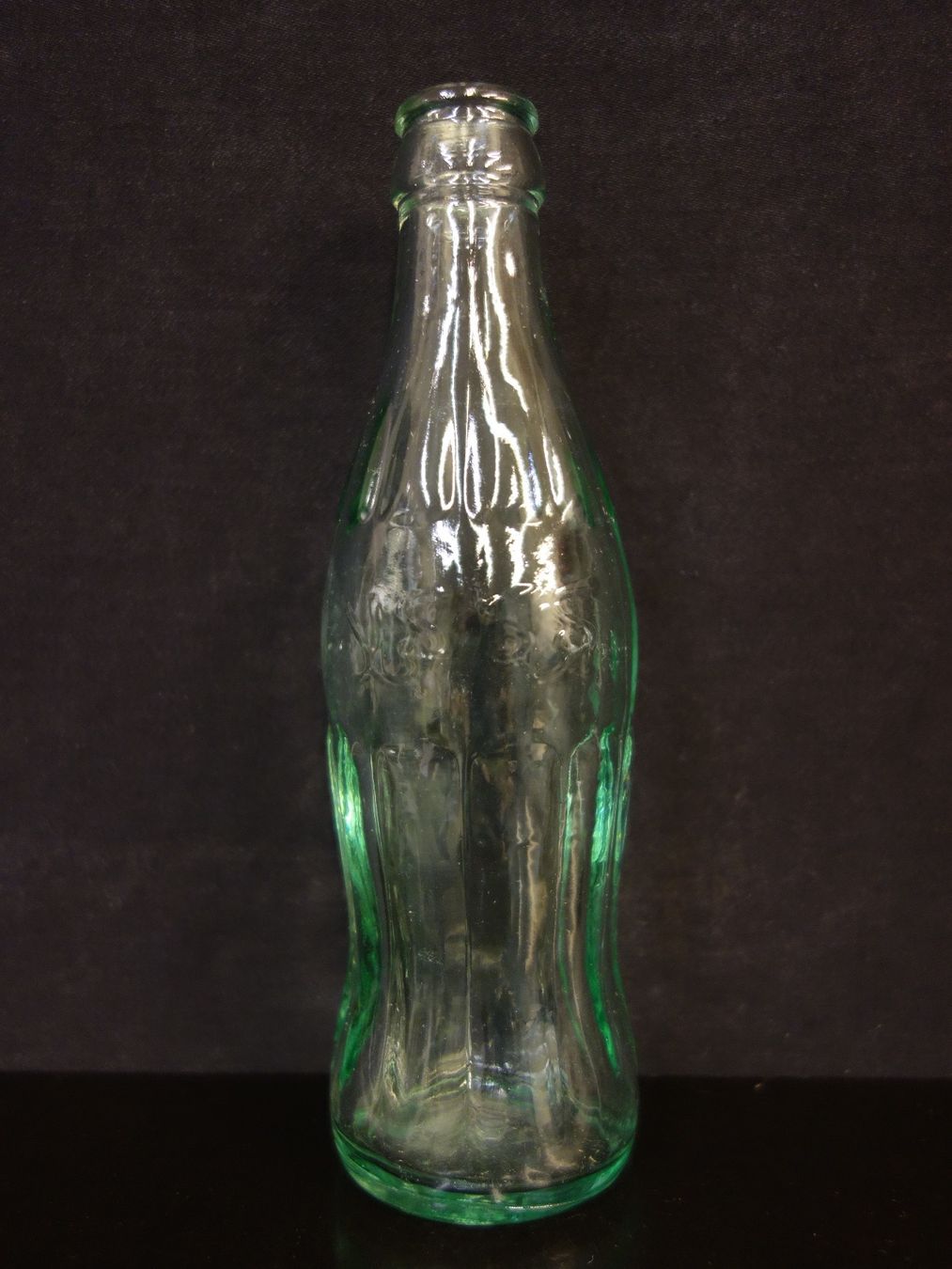 Coca-Cola Flaschen: 1 kleine alte Flasche COCA-COLA ARABISCH – Gebraucht aus Kerzers von Flaschenposten 2