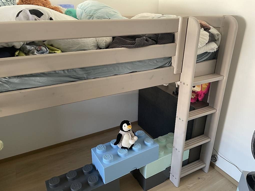 Echelles: Flexa Erhöhung inkl. Leiter grau – D'occasion à Obfelden par Miriam033 1