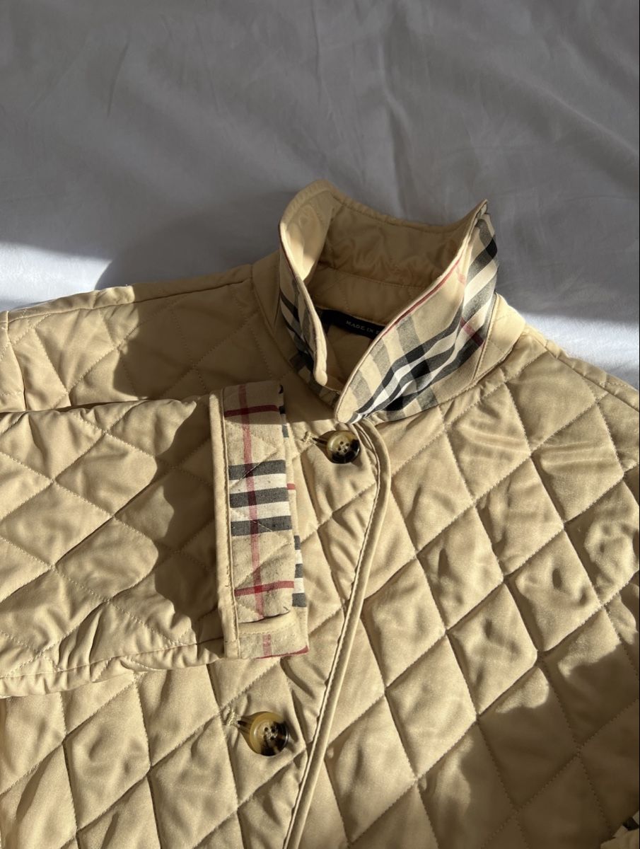 Burberry Vestes: Quilted Burberry jacket beige – D'occasion à Vevey par neflon1te 1