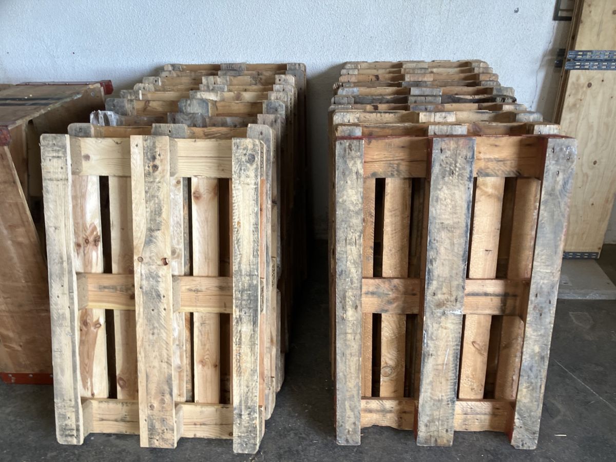 Pallets: Pelette – Usato da Zürich venduto da Luxusgrufti