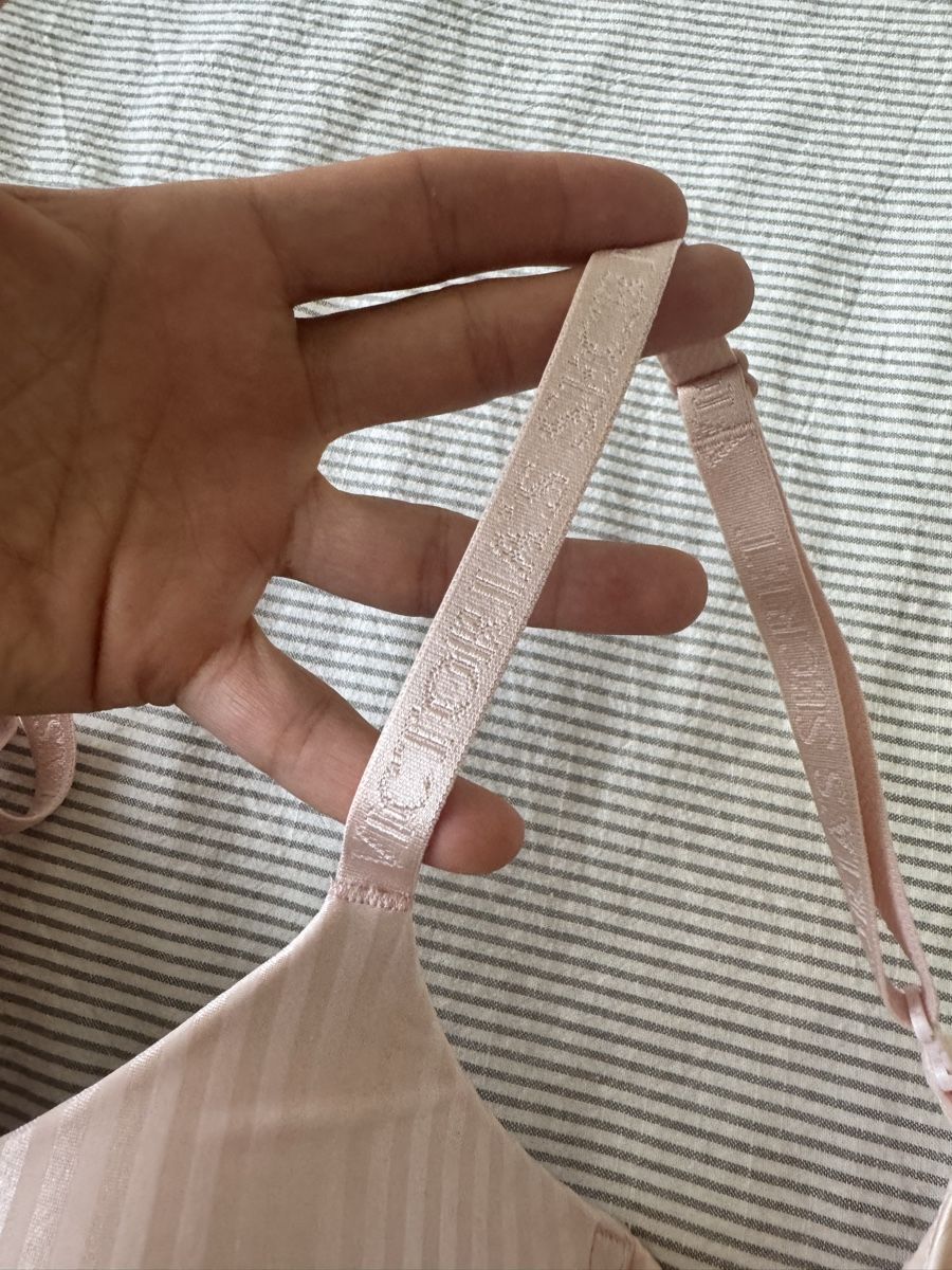Altra biancheria intima: Victoria secret bra  – Usato da Zürich venduto da are_fm6c 1