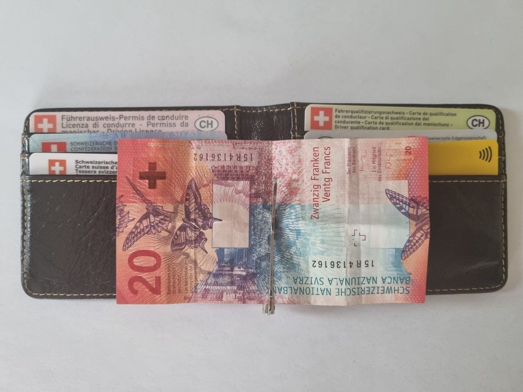 Portafogli: Aus echtem Leder, dünne Brieftasche – Nuovo e nell'imballaggio originale da Zürich venduto da Sarameier 2