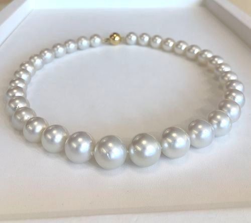 Catenine: Südsee Perlen Collier 13-16.5mm, 16600.- – Nuovo e nell'imballaggio originale da Zürich venduto da juwelier-damken 1