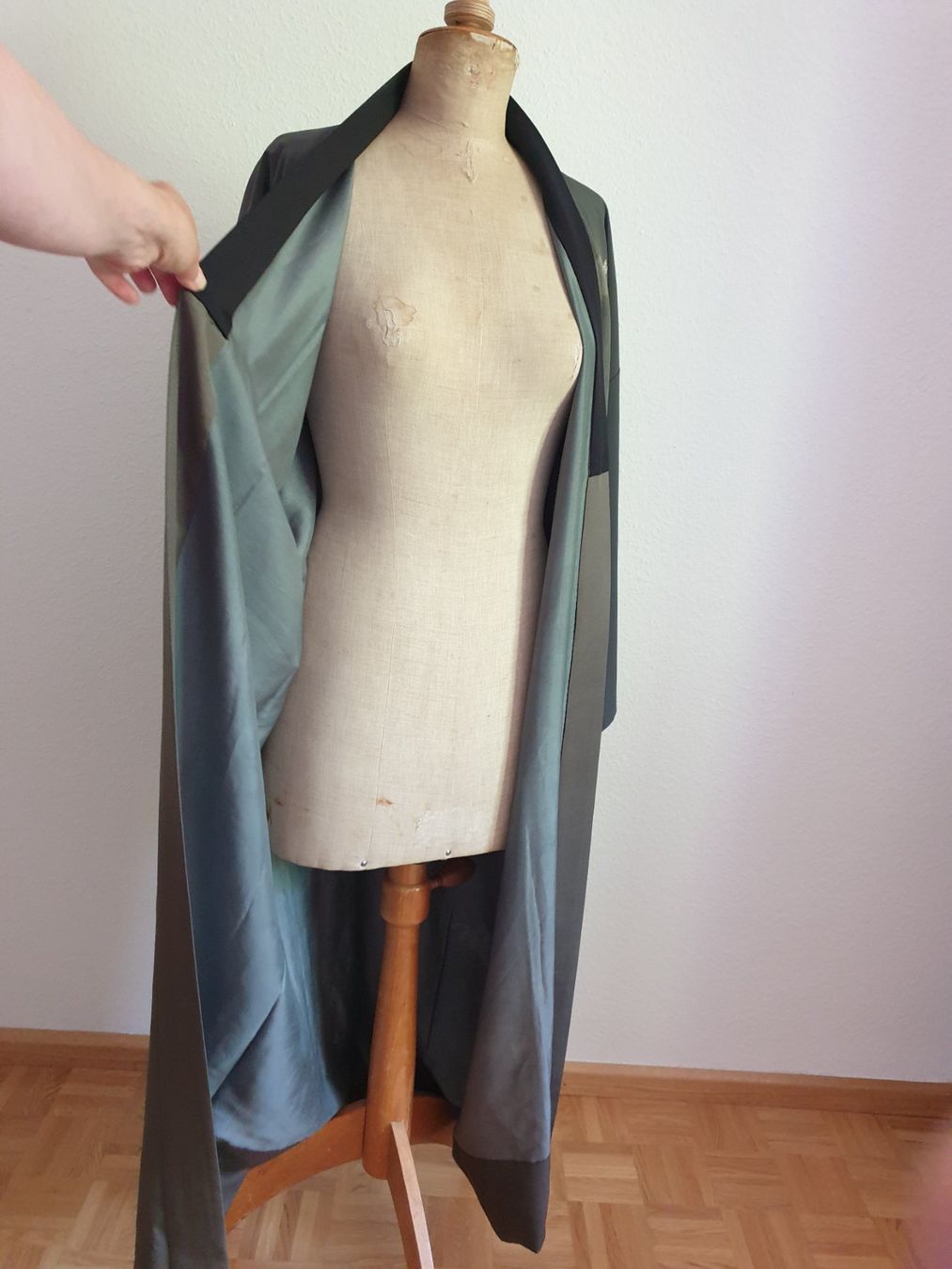 Internationale Kunst: Original Japanischer Seidenkimono – Gebraucht aus Basel von akp_c5zl 5