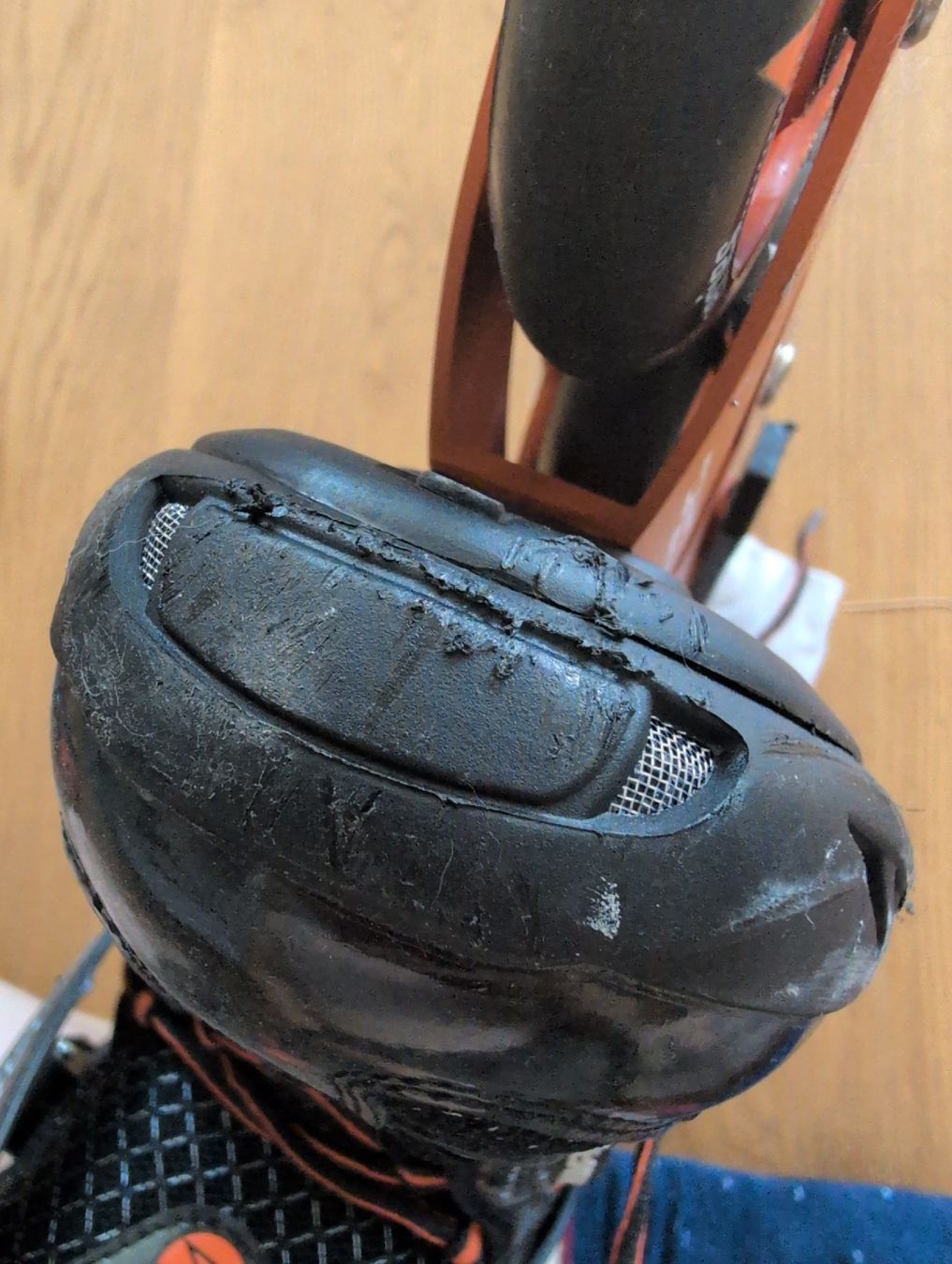Patins à roul. & inline: Inlineskates Grösse 43 gebraucht – D'occasion à Willisau par tan_wy9q 6