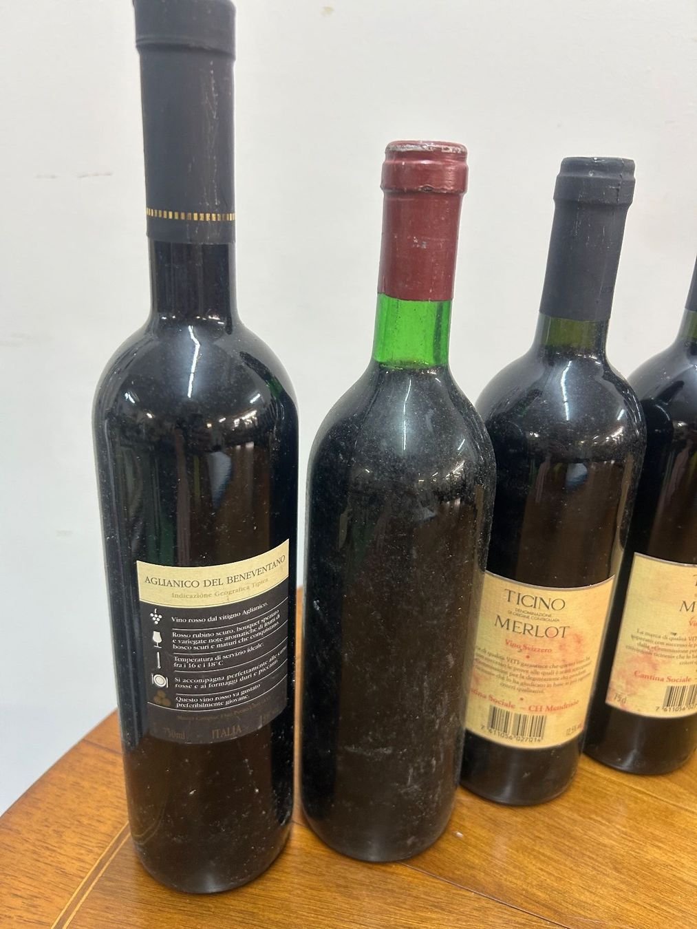 Wein: 13 Flaschen Rotwein Schweiz – Gebraucht aus Zürich von Levelart 7