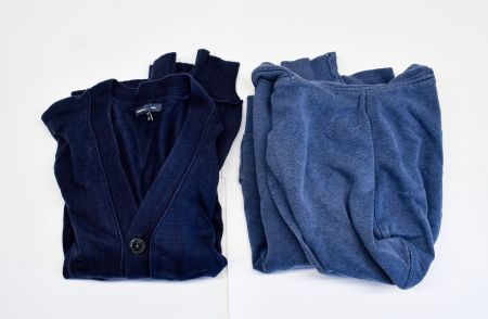 Kinder 1x Gilet Pullover GAP, 1x Kapuzen Pullover H&M Gr.140