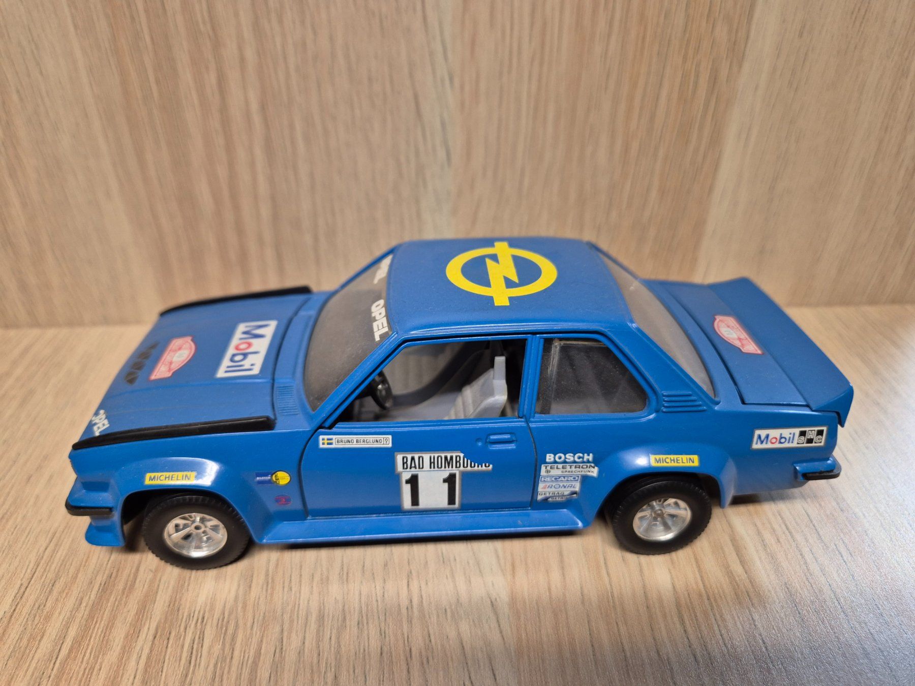 Bburago Voitures modèles: Opel Ascona 400 – D'occasion à Moutier par cat365 1