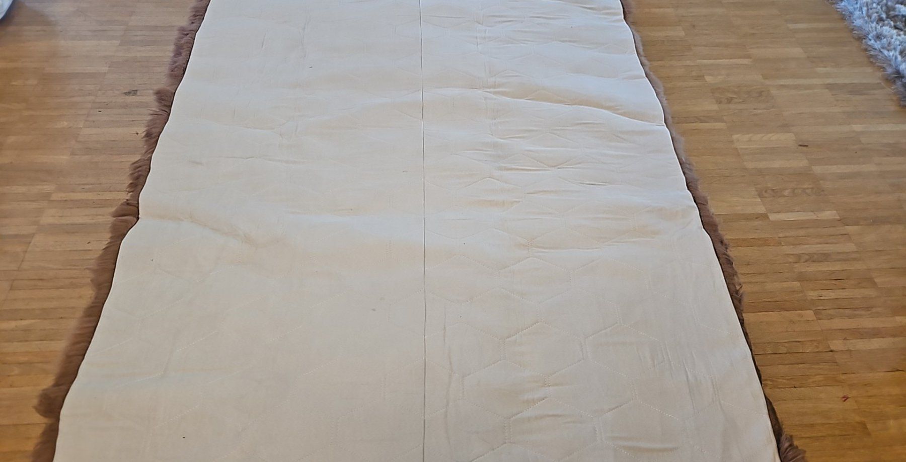 Teppiche: Lammfellteppich 120x175cm – Gebraucht aus Luzern von schuhparadies159 3