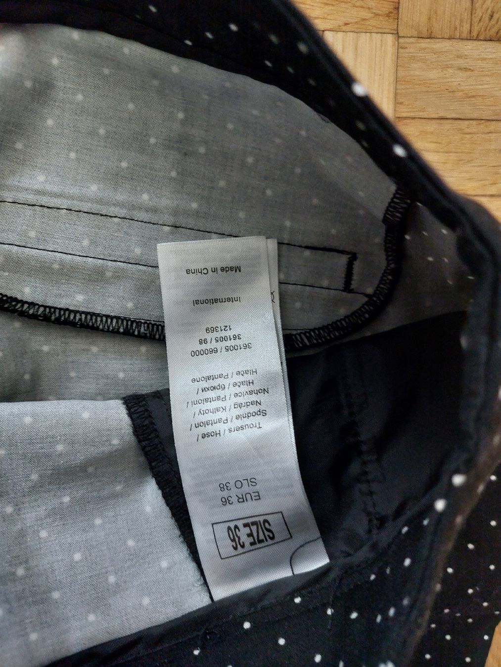Pantaloni: Caprihose mit Pünktli, Grösse 36 – Nuovo (secondo la descrizione) da Rosshäusern venduto da ter_z9gp 1