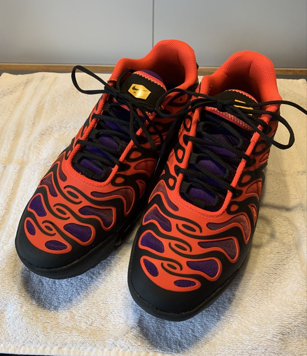 Nike Scarpe da uomo: Nike Air Max Plus TN, Grösse 42.5 – Nuovo (secondo la descrizione) da Murten venduto da schneebutz11