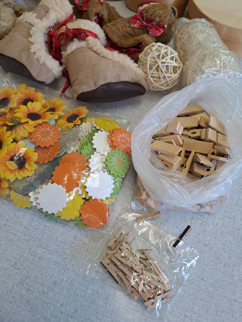 Kits de loisir créatif: Restposten Bastelmaterial gemischt – Neuf (Voir description) à Uznach par Walaylatiere 1