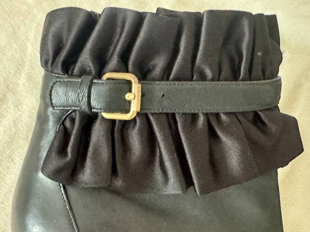 Navyboot Chaussures femmes: Lederstiefeletten gr. 39 Navyboot – D'occasion à Wettingen par ObradovicJelena 4
