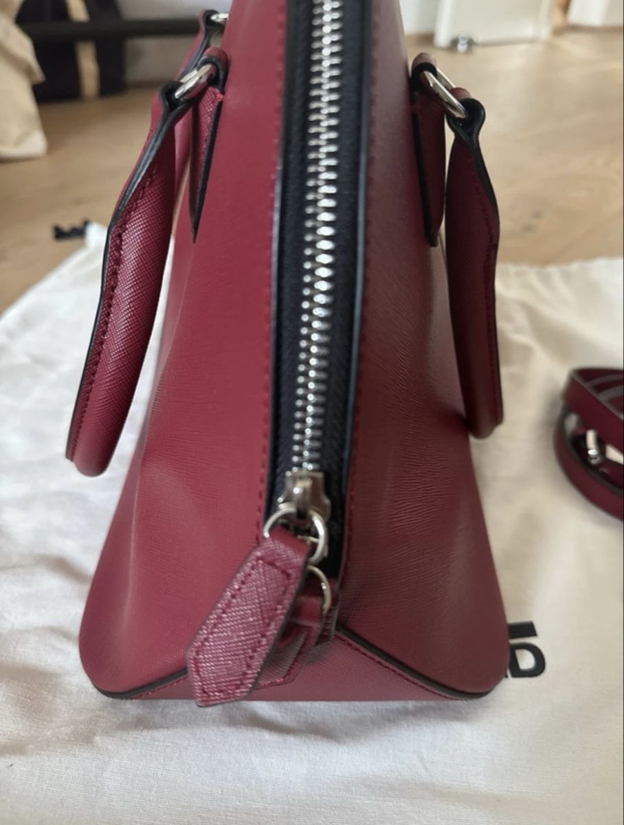 Karl Lagerfeld Taschen für Damen: Sac à main Karl Lagerfeld rouge – Neu (gemäss Beschreibung) aus Bulle von val_gs57 2