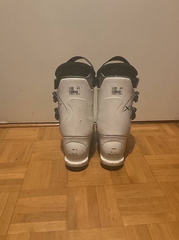 Scarpe da donna: Chaussures de ski SALOMON - Taille 38 – Usato da Genève venduto da sbo_ks28 2