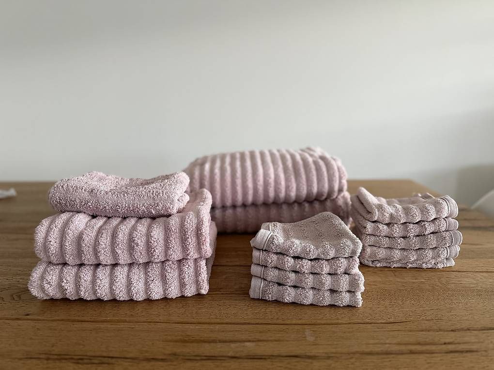 Badetücher: Frotierwäsche-Set Rosa (Frottee) – Gebraucht aus Rotkreuz von nic_h8xy 2