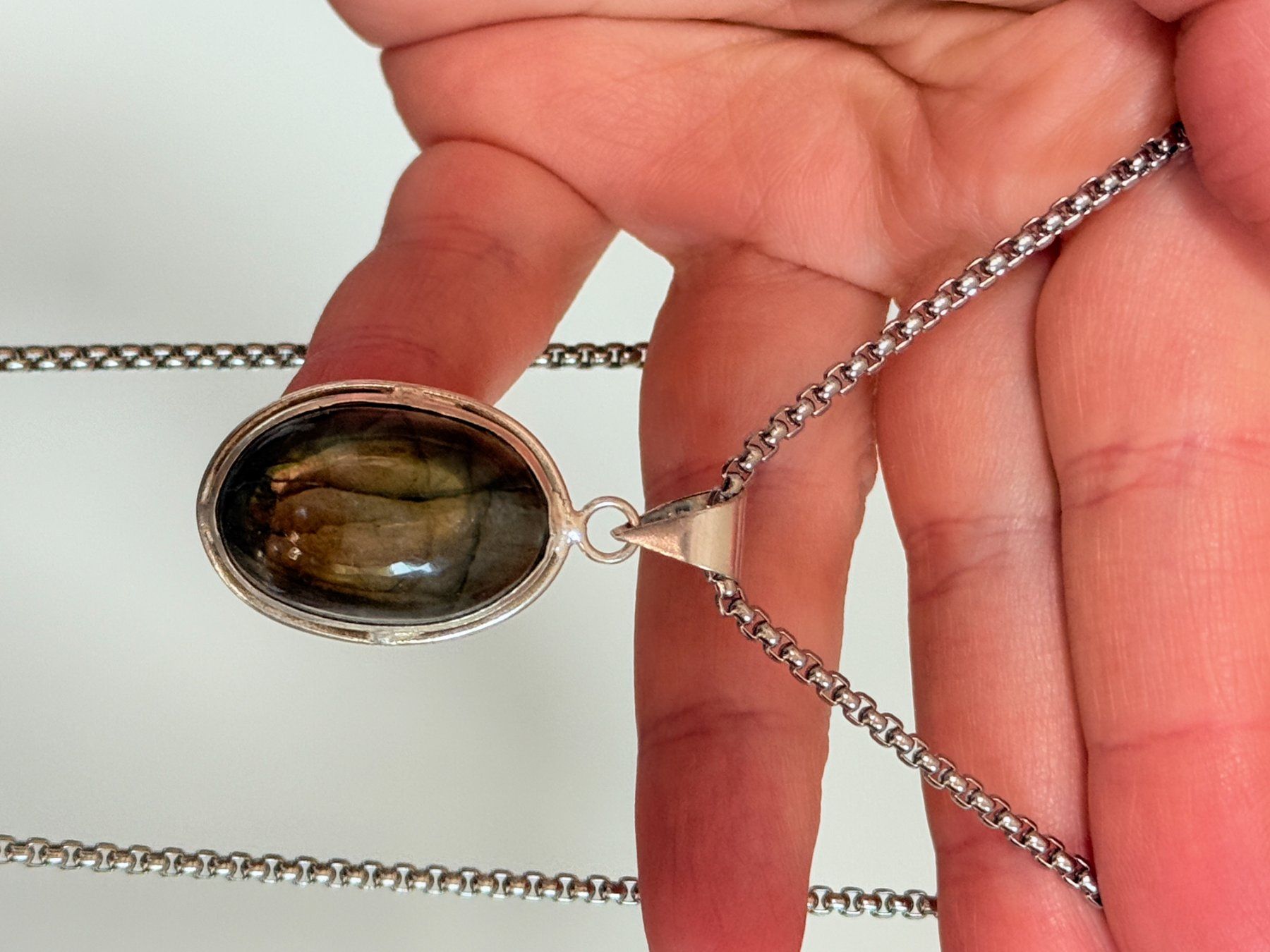Catenine: Collier avec pendentif en labradorite – Nuovo e nell'imballaggio originale da Genève venduto da AGBERG 2