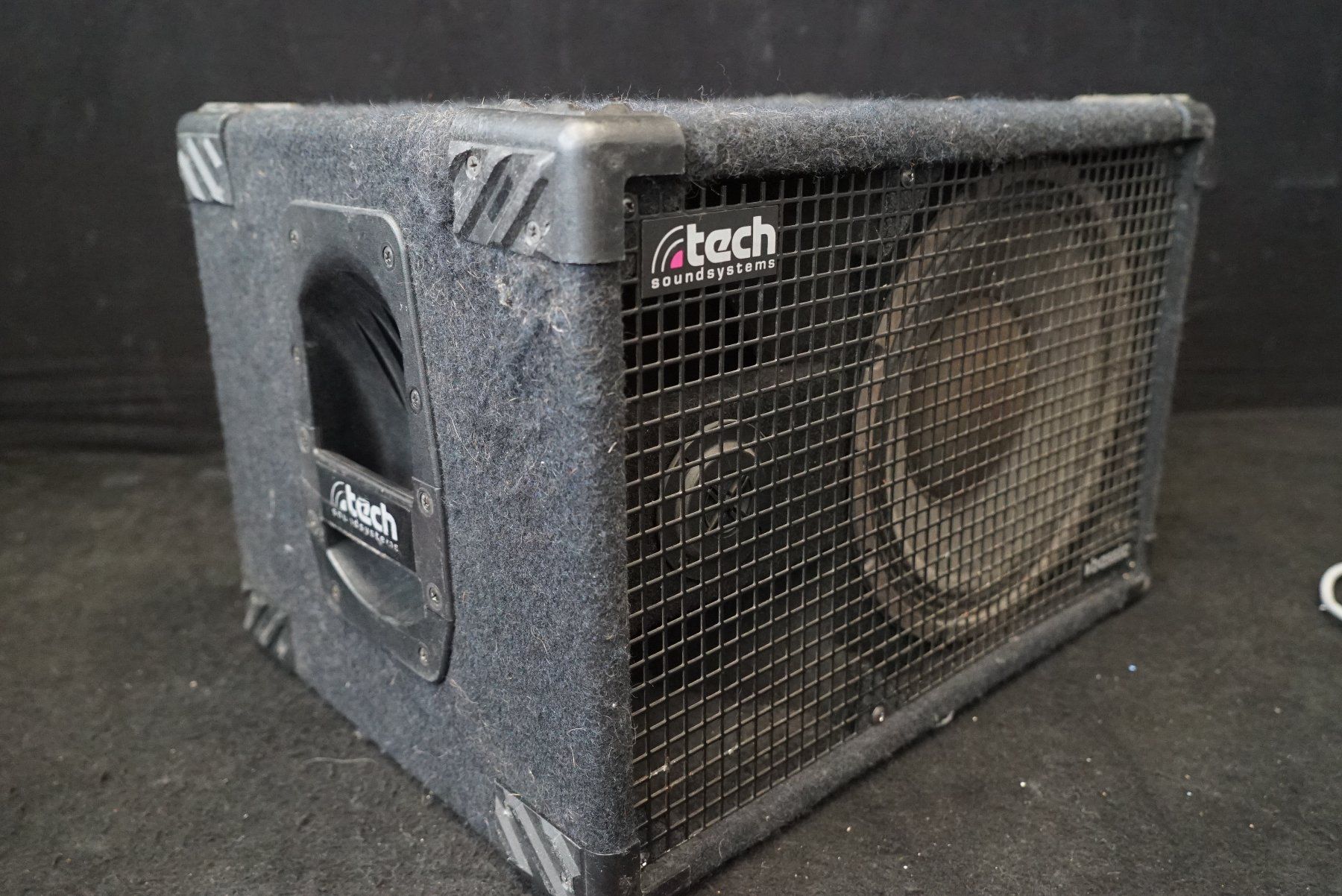 Verstärker: Tech CT2000 (2x12) Bass Boxe – Gebraucht aus Ortschwaben von Musictrade 2