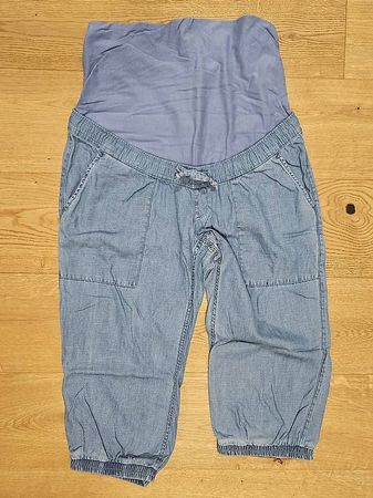 Sommerliche 3/4-Schwangerschaftshose Gr. 40