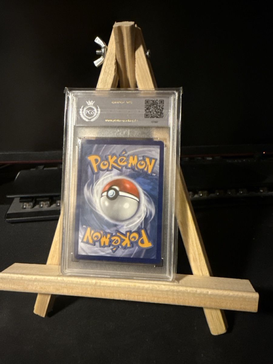 Pokémon Sammelbilder & Trading cards: Charizard VMAX (Italienisch) – Neu und originalverpackt aus Frutigen von Spezial4sunday 1