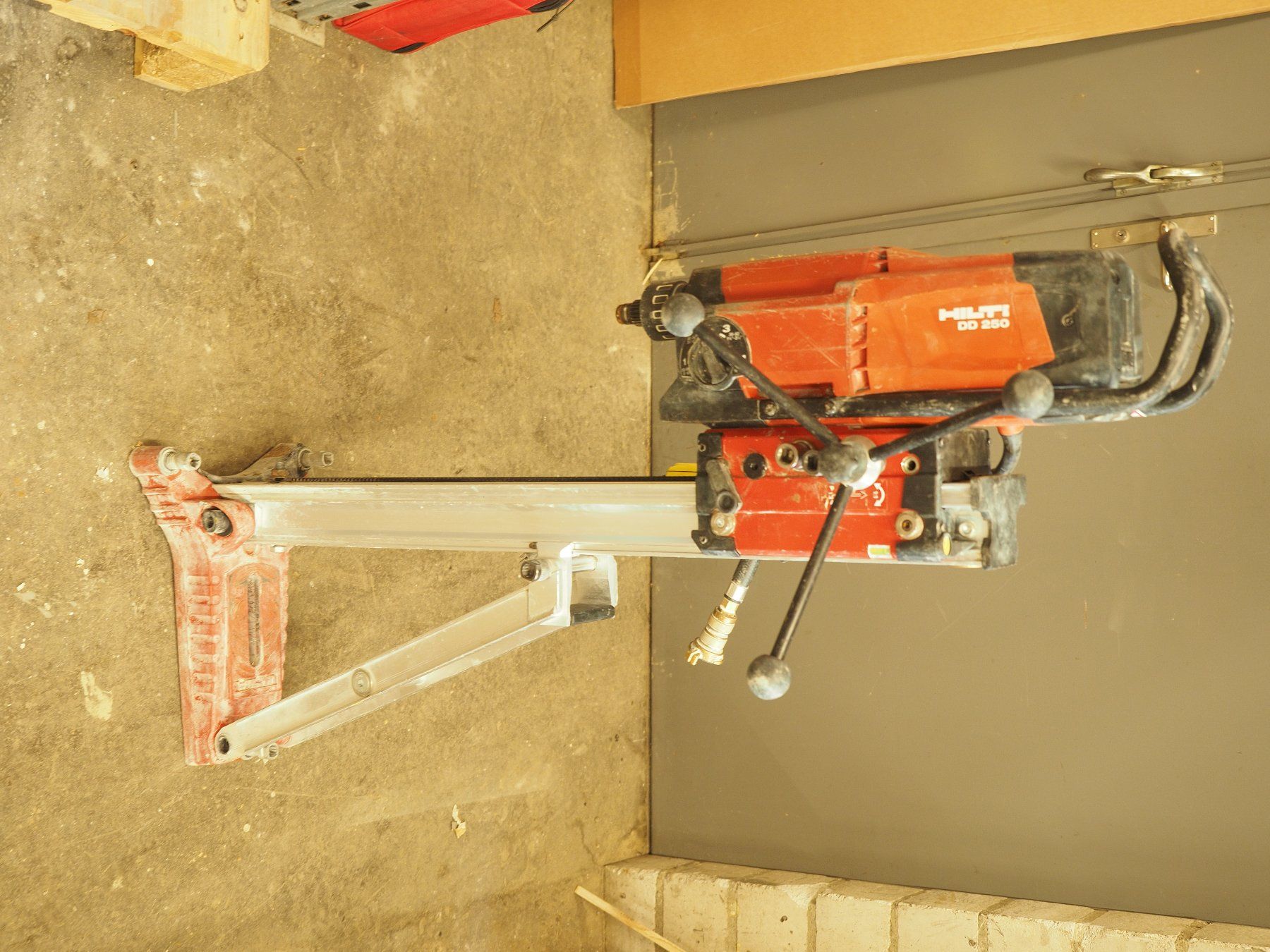Hilti Bohrmaschinen: Diamantbohrgerät HILTI DD250 – Gebraucht aus Arboldswil von Alexis46 5