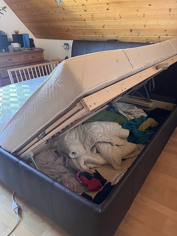 Lits: Doppelbett mit Stauraum – D'occasion à Bottighofen par CludiaT 1