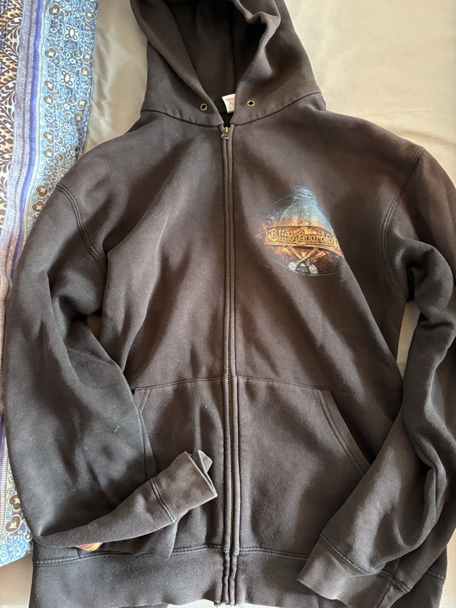 Maglioni & Felpe: HOODIE bilnd guardian – Usato da Herzogenbuchsee venduto da warrior77