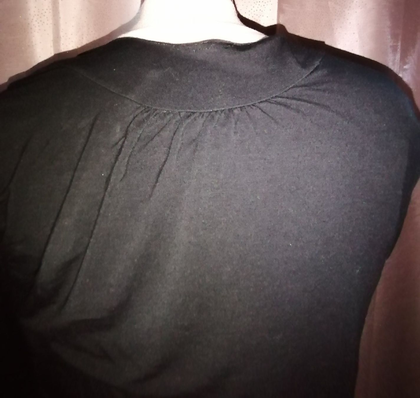Top: wunderschönes Wickelshirt – Usato da Corcelles-près-Payerne venduto da RxOne_Krs 9