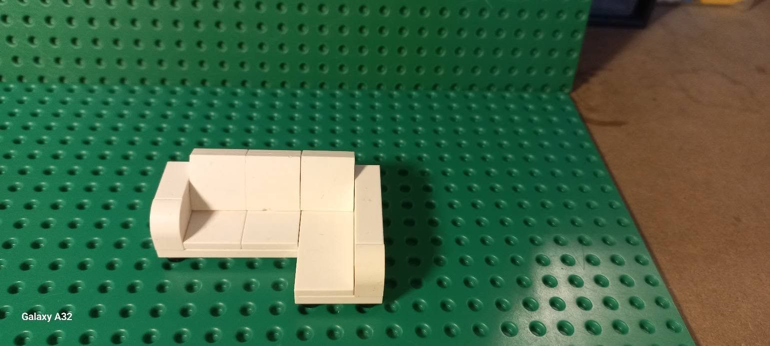 Lego Giocattoli: Lot de 3 canapés Lego – Usato da La tour de treme venduto da Legocreation82 3