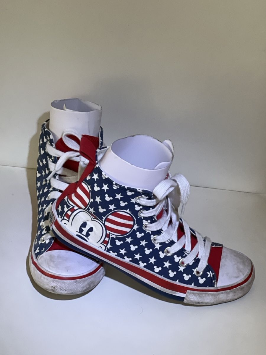 Scarpe per ragazze: Mickey Mouse Chucks Stars and Stripes Gr. 35 – Usato da Buchrain venduto da mir_c5wl 1