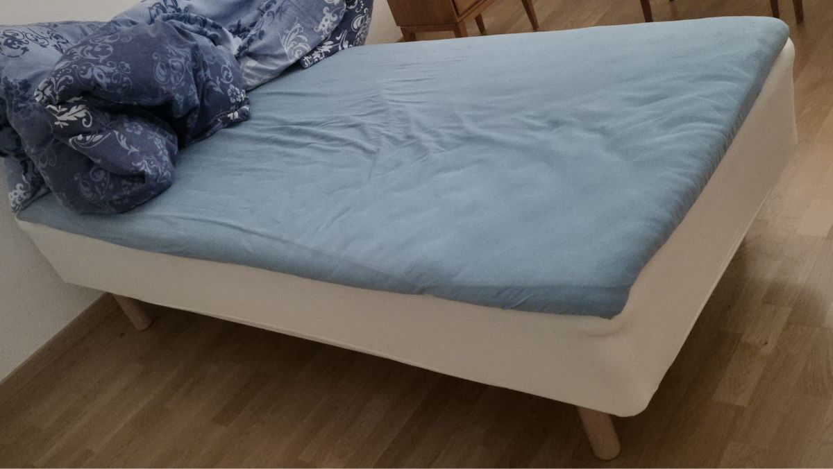 Lits: Bett Weiss mit Matratze – D'occasion à Birmensdorf ZH par DinoC13