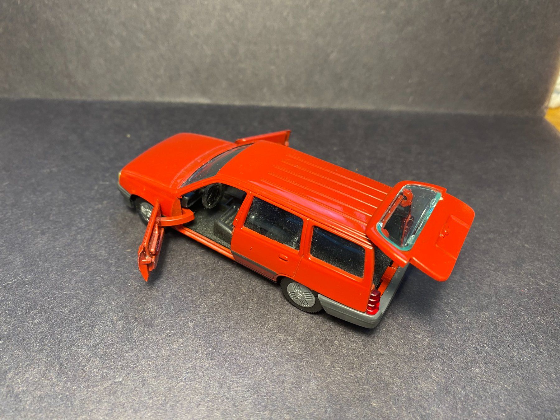 Gama Modellini d'auto: Opel Kadett E Caravan - GAMA 1:43 – Usato da Spiez venduto da Mlandcruiser 8